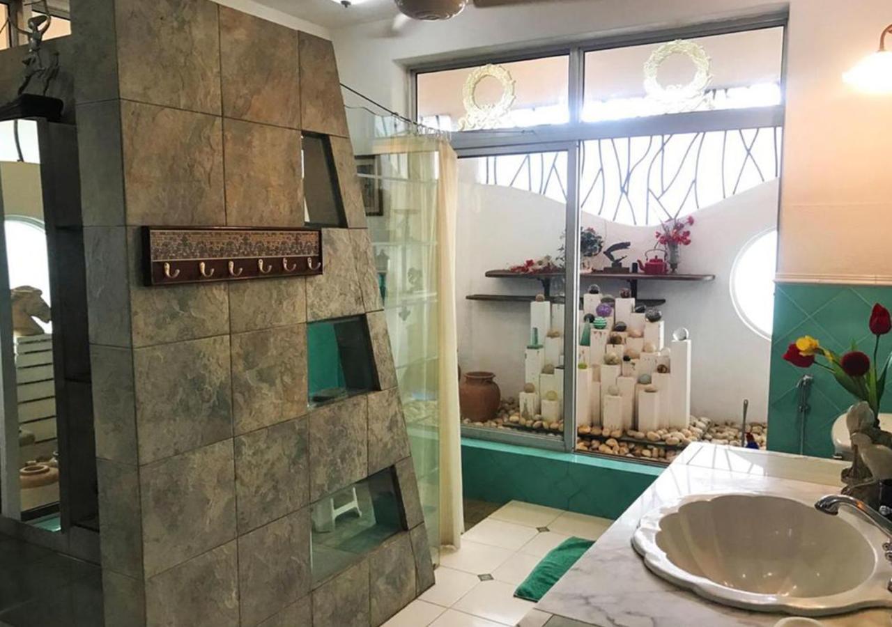 Bella Vista By Stayvista - A Haven With Lush Green Surroundings, Zen Garden, Quirky Decor & A Inviting Swimming Pool Lonavala Extérieur photo